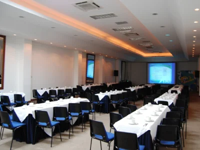 Salón Real organizado para un encuentro empresarial