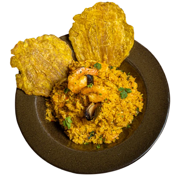 Arroz con mariscos y patacones